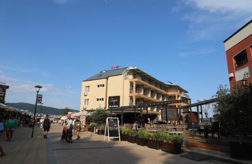 Chaika Hotel | Hotel Star