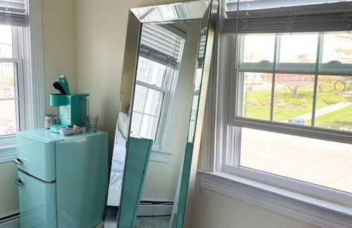Beach Haven Casa | Hotel style room 300' from beach