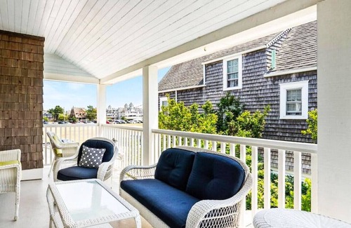 Beach Haven Casa | Hotel style room 300' from beach