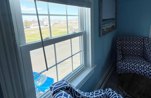 Beach Haven Casa | Hotel style room 300' from beach