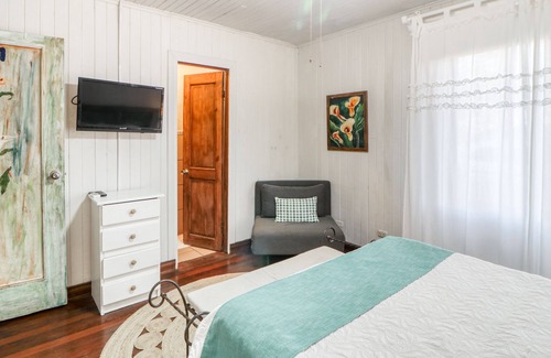 La Cruz Casa | Hotel-style suite in amazing family-owned hotel, restaurant & bar, & fast WiFi