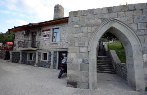 Akhaltsikhe Hotel | Hotel Terrace Rabath