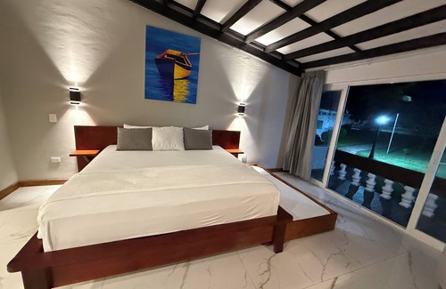 Costa Del Sol Complejo | HOTEL TESORO BEACH