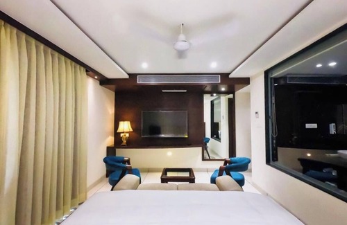 Indore Hotel | Hotel The Bellevue