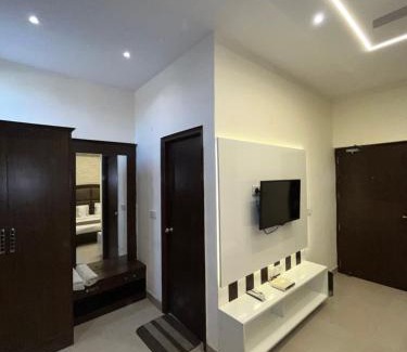 Mohali Hotel | Hotel The Benz