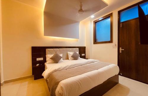 Aleo Cama Y Desayuno | Hotel The Divine Ganga - Top Rated ! Most Awarded ! Budget Friendly ! Couple Friendly ! Parking ! Lift
