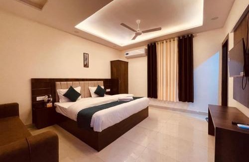 Aleo Cama Y Desayuno | Hotel The Divine Ganga - Top Rated ! Most Awarded ! Budget Friendly ! Couple Friendly ! Parking ! Lift