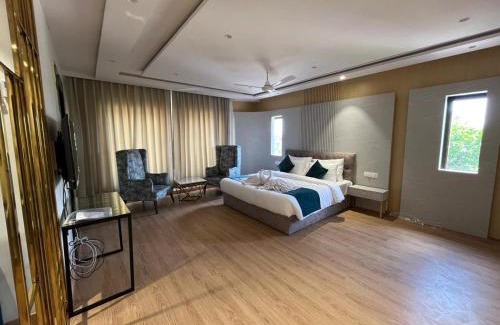 Chhatarpur Hotel | Hotel The Landmark Chhatarpur