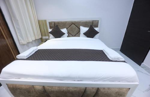 Varanasi Hotel | Hotel The PrabhaVati Palace Near Kashi Vishwanath Temple
