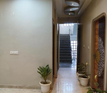 Varanasi Hotel | Hotel the pushparaj
