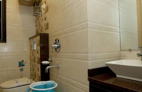 Mahipalpur Hotel | Hotel The R Blues
