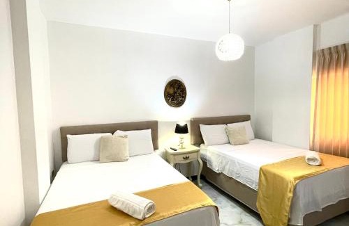 Simón Bolívar Casa | Hotel The Royalty Inn