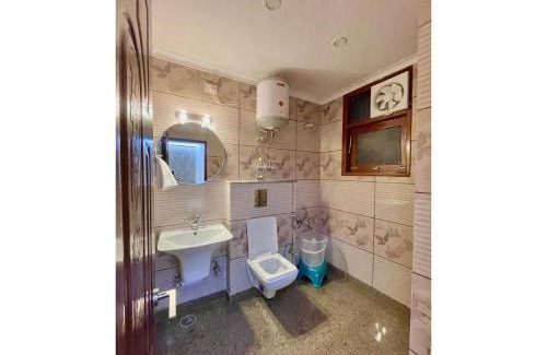 Shoghi Casa | Hotel The Waypoint Inn,Shimla