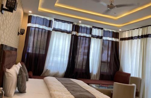 Lansdowne Hotel | Hotel Tirupati