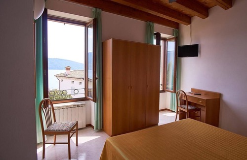 Gargnano Hotel | Hotel Tiziana Garnì