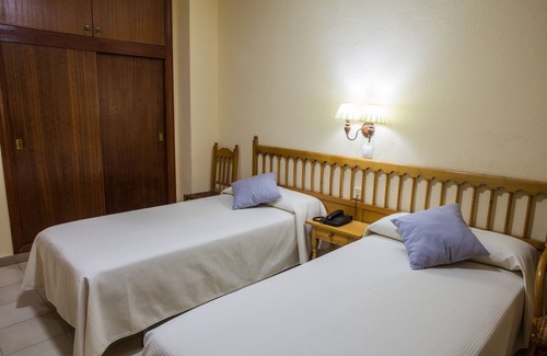 Centro de Conil de la Frontera Hotel | Hotel Tres Jotas