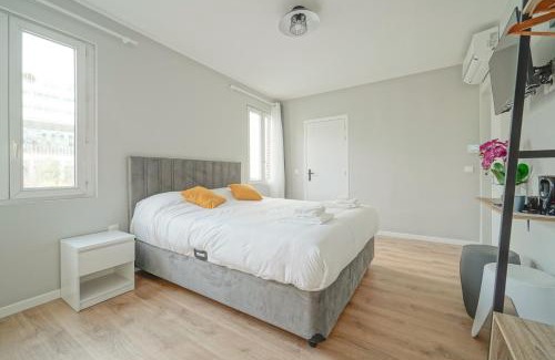 Saint-Ouen Hotel | Hotel Trianon Saint Ouen