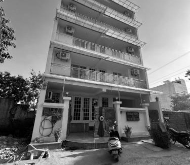 South West Apartamento | Hotel Trident Inn- Sarai Kale Khan Railway station
