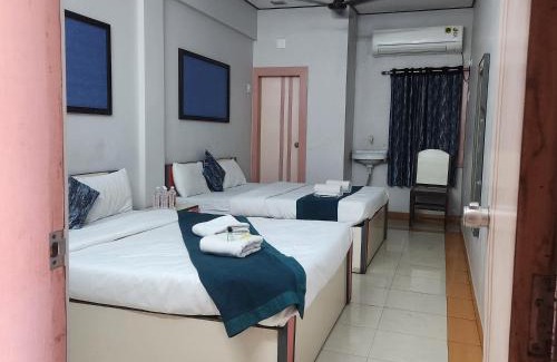 Dwarka Hotel | Hotel Trimurti