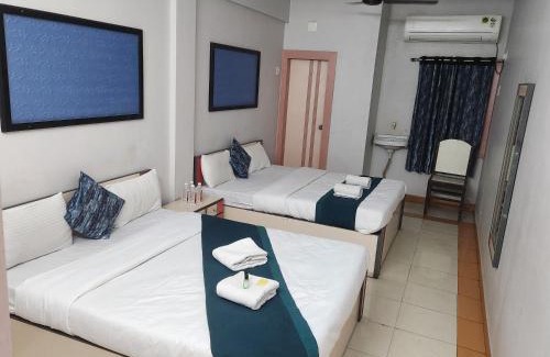 Dwarka Hotel | Hotel Trimurti