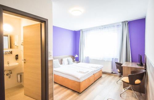 Kleinmunchen Hotel | Hotel Turmfalke 24H Self Check In