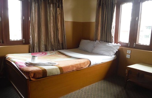 Pokhara Hotel | Hotel UNI Pokhara