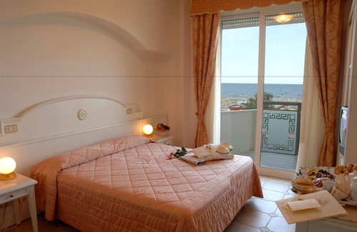 Pinarella Hotel | Hotel Universal