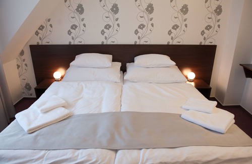 Vir Hotel | Hotel Vír