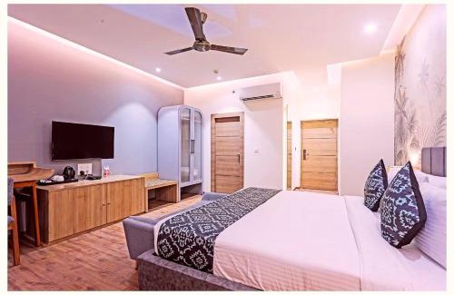 Rakabganj Hotel | HOTEL V J - INTERNATIONAL PALACE Near Park - A Premium Hotel In Agra