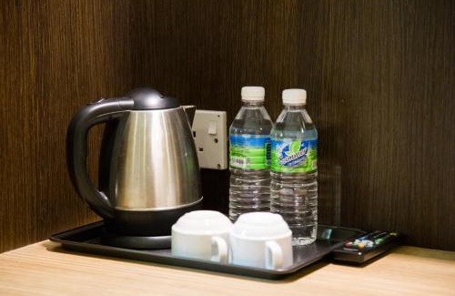 Kampung Haji Abdullah Hukum Hotel | Hotel Valenza