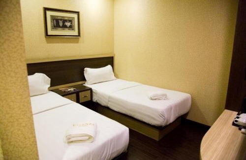 Kampung Haji Abdullah Hukum Hotel | Hotel Valenza