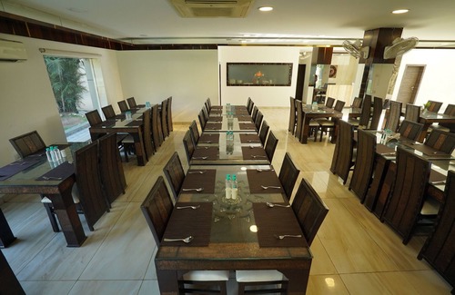 Ujjain Hotel | HOTEL VARAY EXPRESS