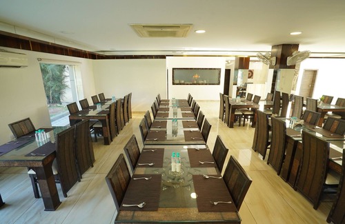 Ujjain Hotel | HOTEL VARAY EXPRESS