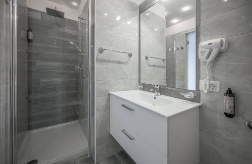 Moniga del Garda Hotel | Hotel Villa Paradiso Suite