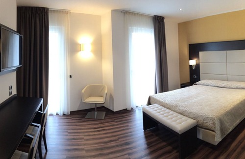 Torbole sul Garda Hotel | Hotel Villa Rosa