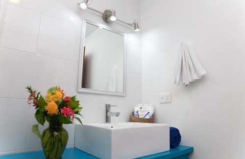 Adolfo López Mateos Hotel | Hotel Villas Colibrí Suites & Bungalows