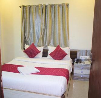 Rau Hotel | Hotel vinayak shree