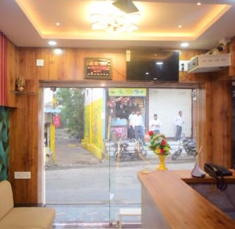 Rau Hotel | Hotel vinayak shree