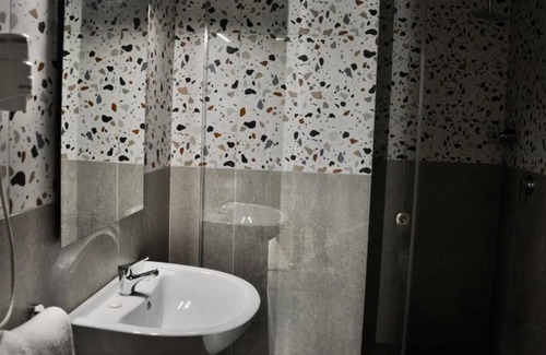 Durres Hotel | Hotel Vino