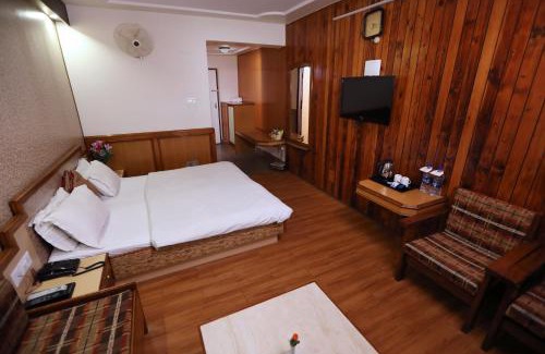 The Mall Road Hotel | Hotel Vishnu Palace