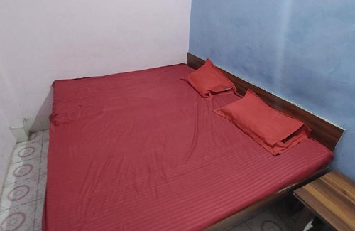 Mathura Casa | Hotel Vrindavan Dham Near Pem mandir