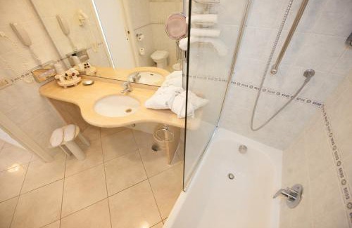 Marina Piccola Hotel | Hotel Weber Ambassador