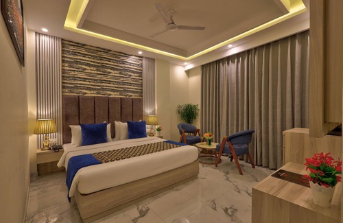 Mahipalpur Hotel | HOTEL WEST END