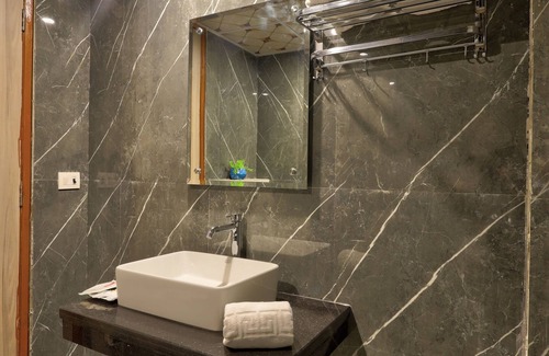 Mahipalpur Hotel | HOTEL WEST END