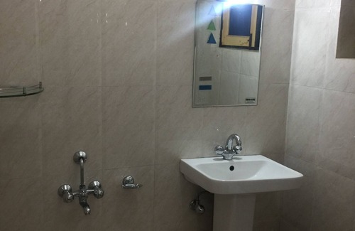Dal Lake Hotel | Hotel West Inn