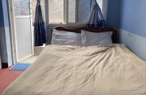 Gosainkund Hotel | Hotel White Palace
