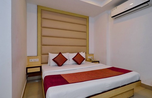 Chhatarpur Hotel | Hotel White Pearl