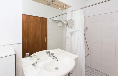 Zeltingen-Rachtig Hotel | Hotel Winzerverein