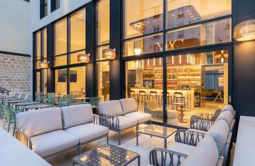 Clichy Hotel | Hotel Yac Paris Clichy, a member of Radisson Individuals