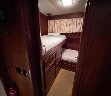 Premià de Mar Alquiler De Eote | Hotel Yacht Our Alissa